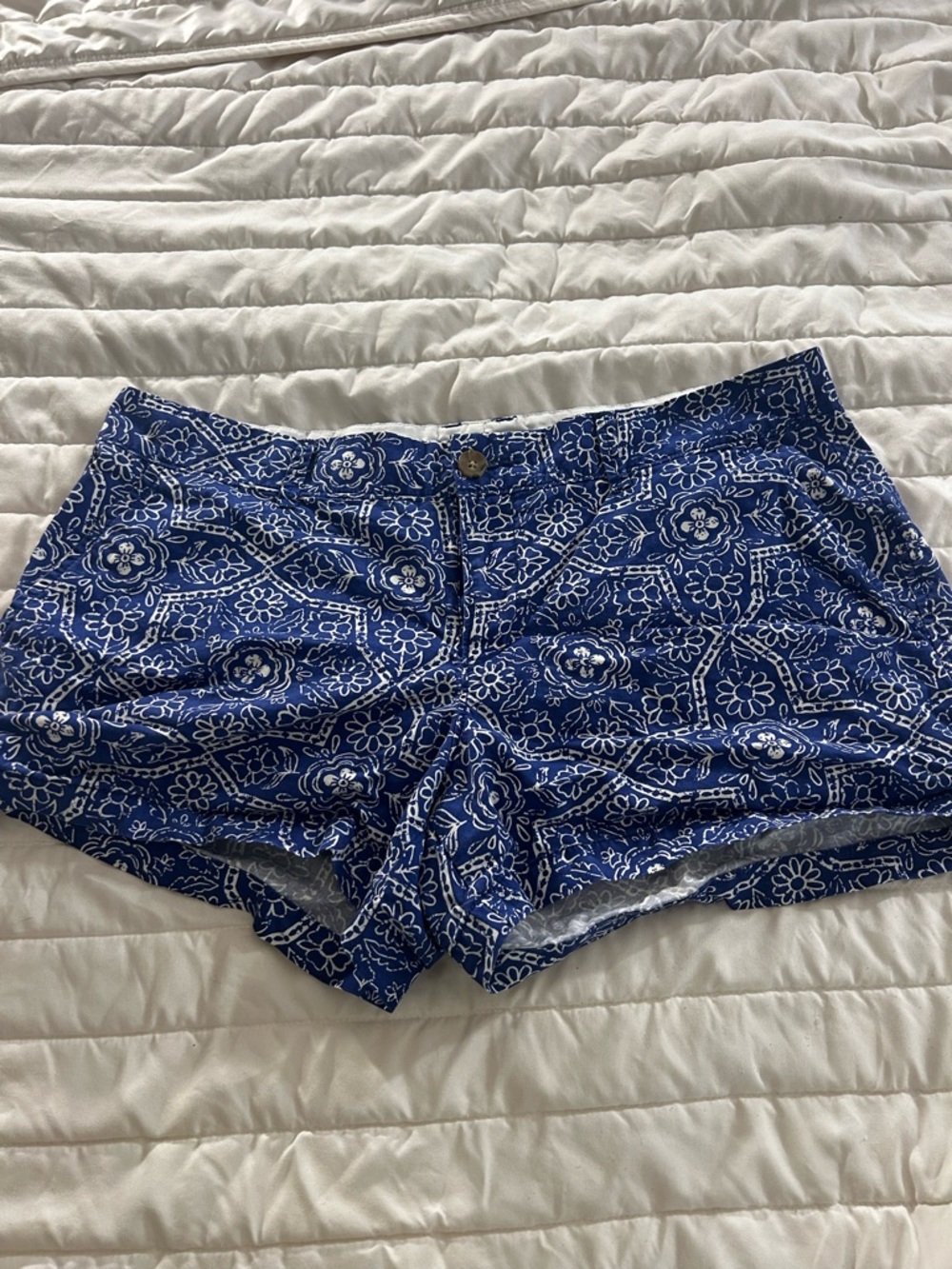 Old Navy Blue Floral Shorts Size 12 Casual Summer Cotton